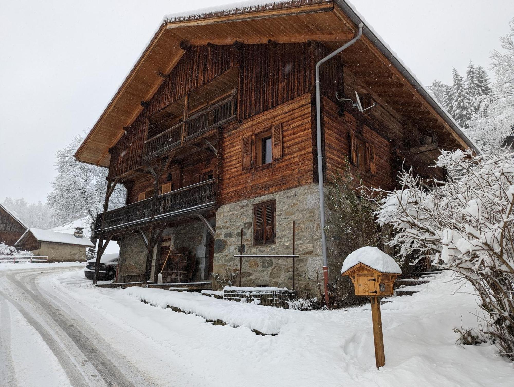 Bas De Chalet Au Coeur Des Aravis, Entre Lac Et Montagne Saint-Jean-de-Sixt Exteriér fotografie